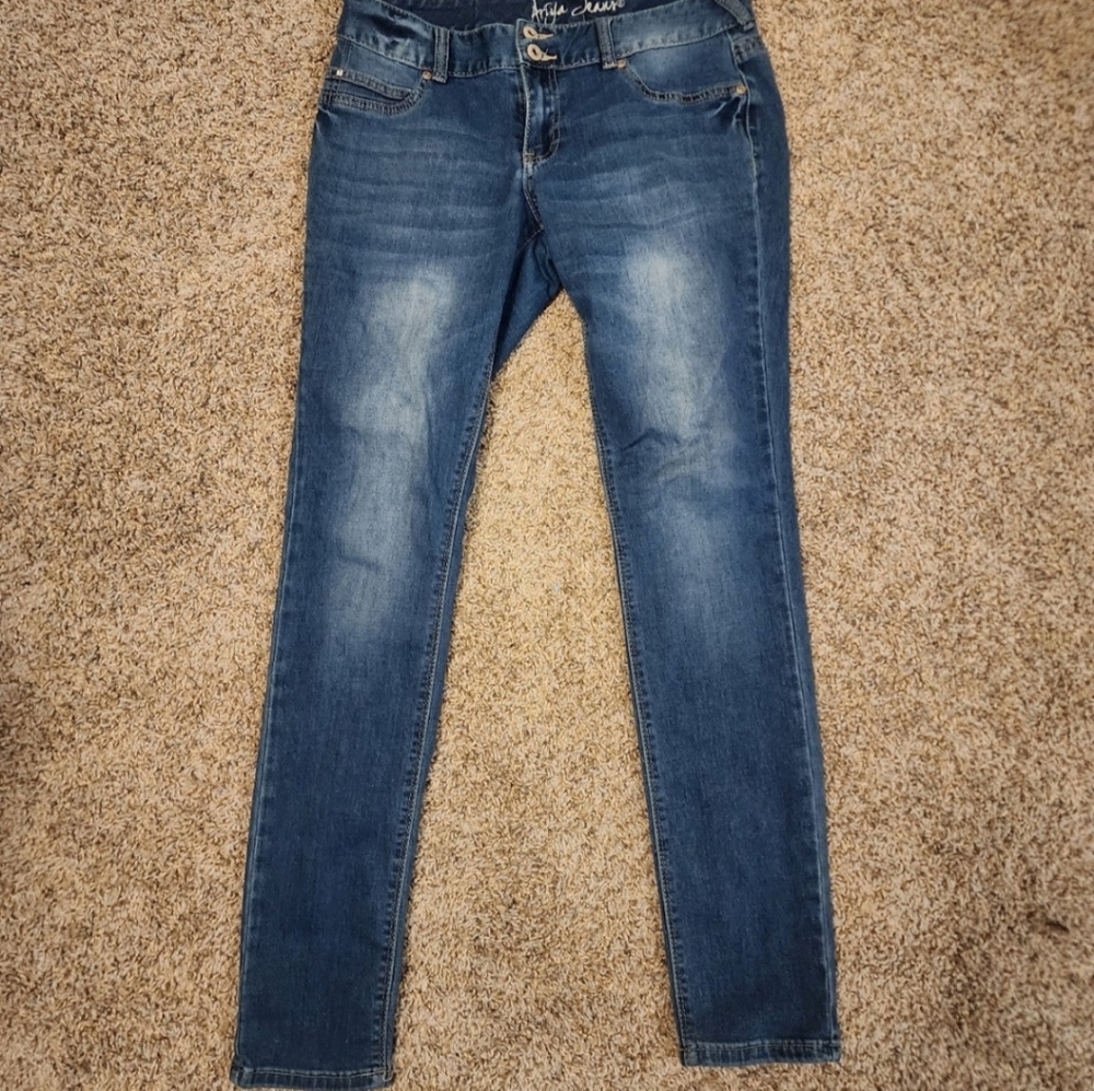 Ariya Jeans
